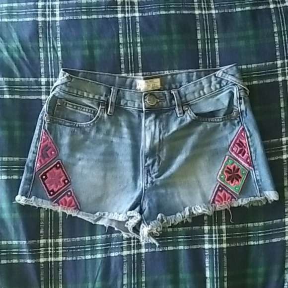 Free People Pants - Free people denim shorts with embroidery